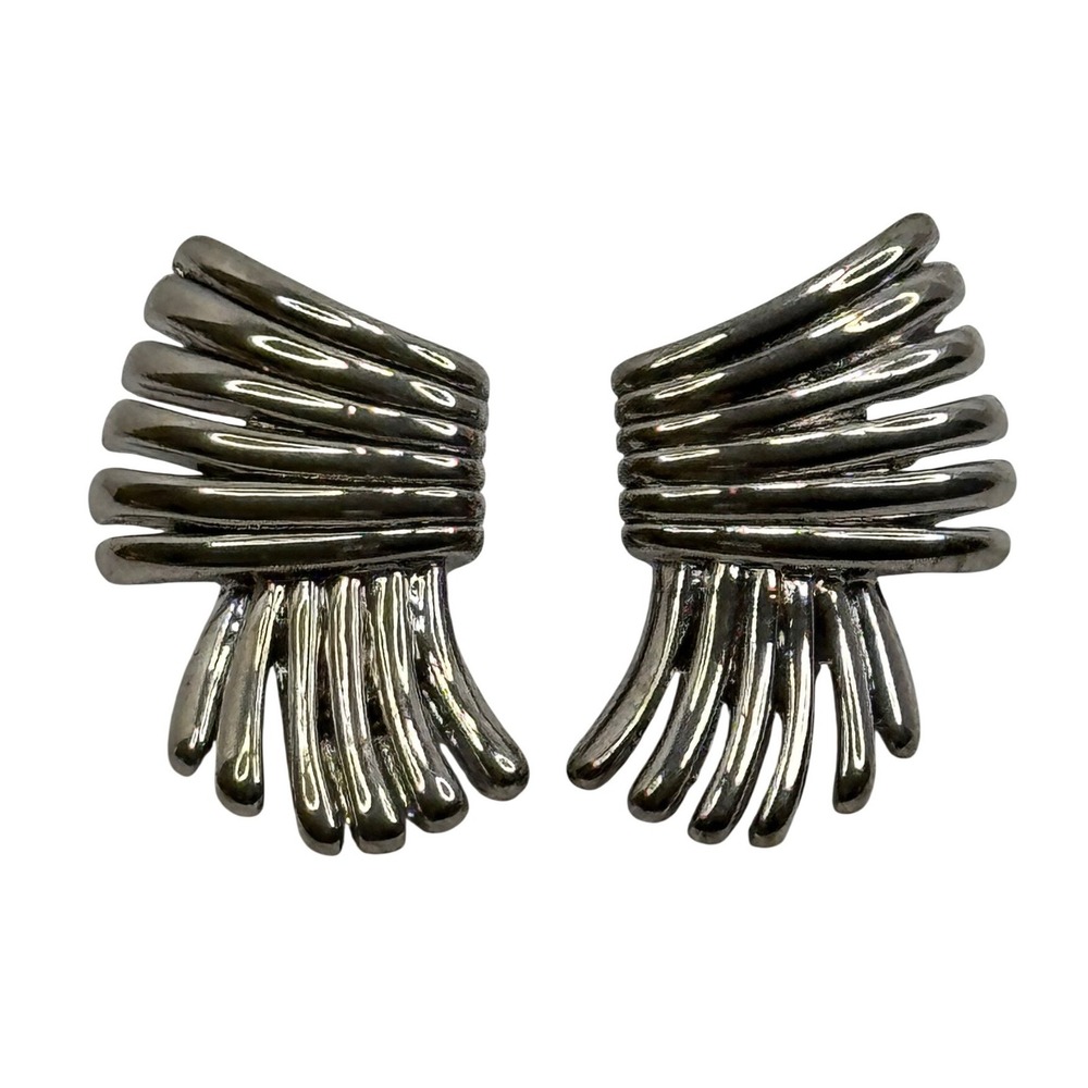 Vintage Silver Tone Ribbed Fan Stud Earrings Abstract Wing Architectural Y2K
